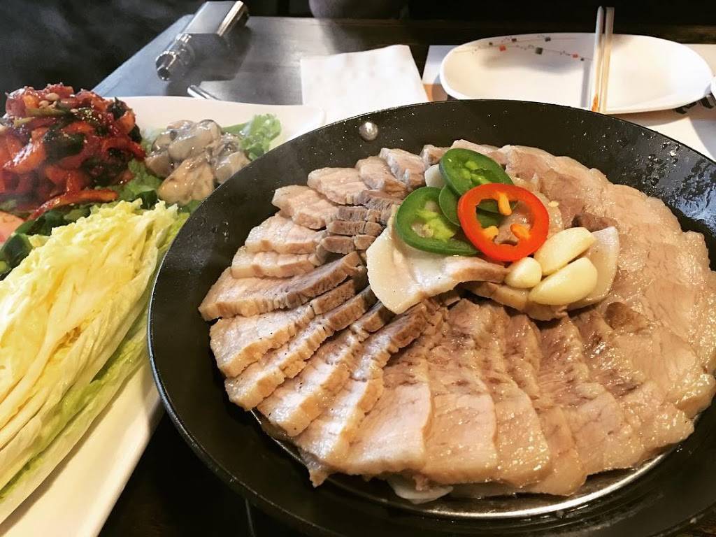 Haewadall | restaurant | 9626 N Milwaukee Ave, Niles, IL 60714, USA | 8475810524 OR +1 847-581-0524