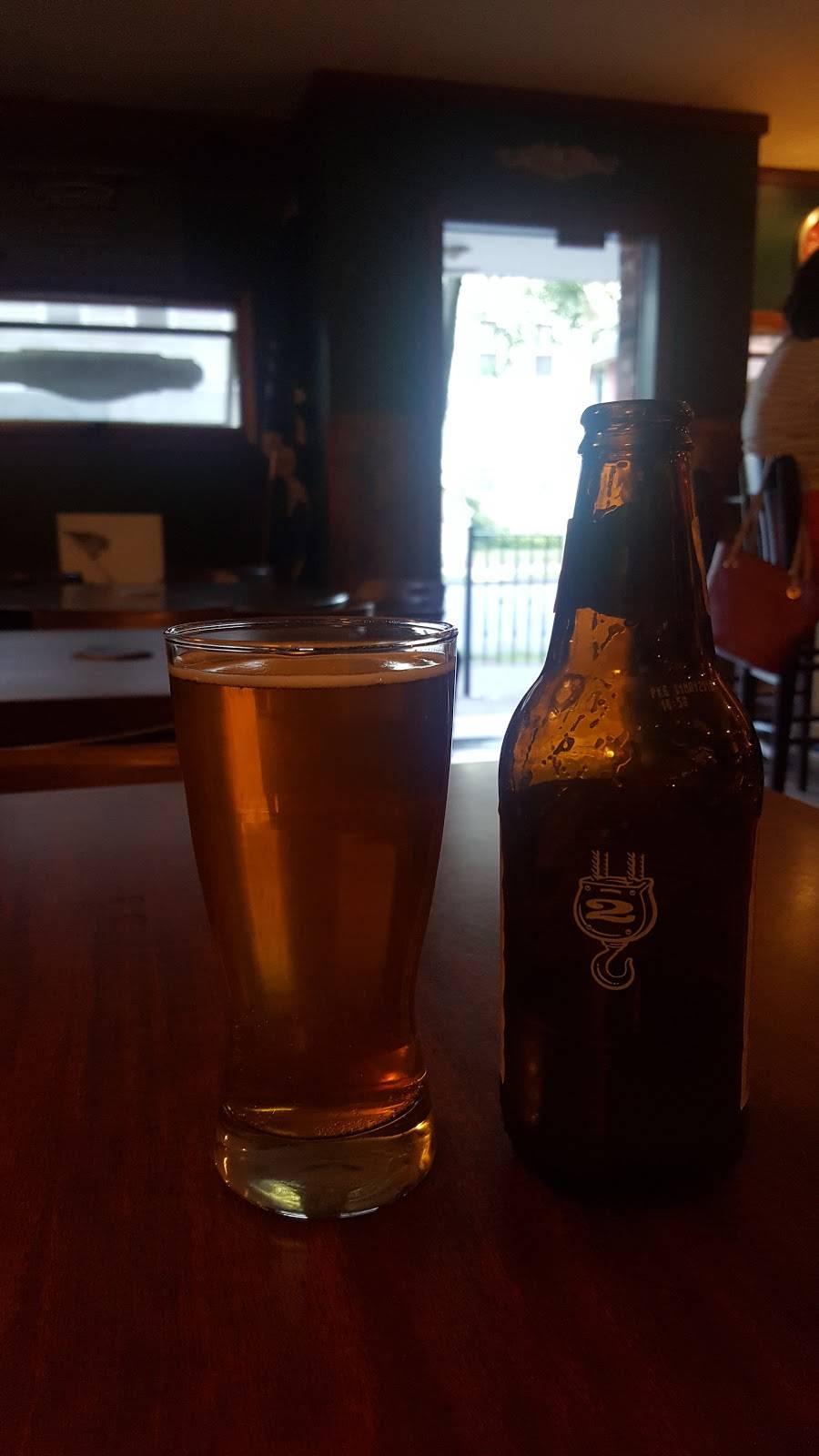 Contois Tavern | restaurant | 152 Nicoll St, New Haven, CT 06511, USA | 2034322368 OR +1 203-432-2368