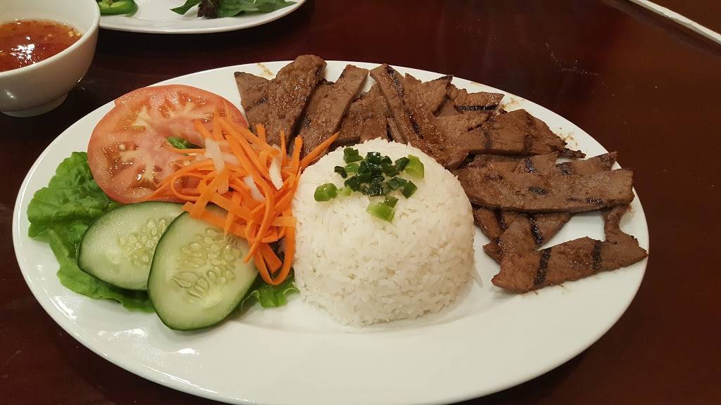 Hot Pho & Grill Vietnamese Restaurant | restaurant | 12236 Branders Creek Dr, Chester, VA 23831, USA | 8047967891 OR +1 804-796-7891