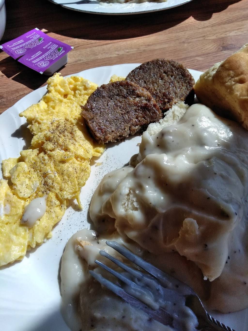 Dales Diner | restaurant | 2415 E Andrew Johnson Hwy, Morristown, TN 37814, USA | 4235878589 OR +1 423-587-8589