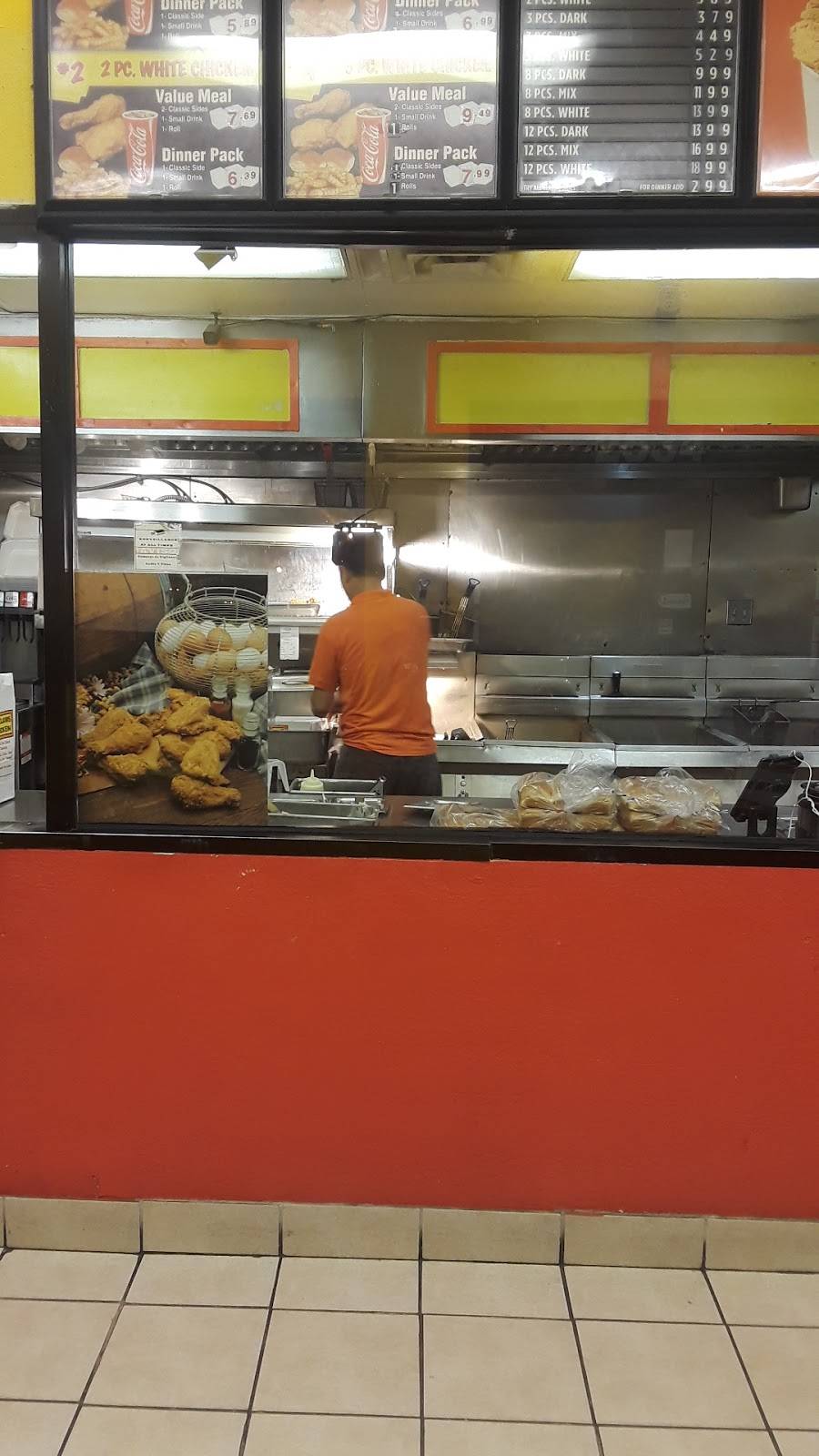 Williams Fried Chicken | restaurant | 2534 E Abram St, Arlington, TX 76010, USA | 8178615505 OR +1 817-861-5505