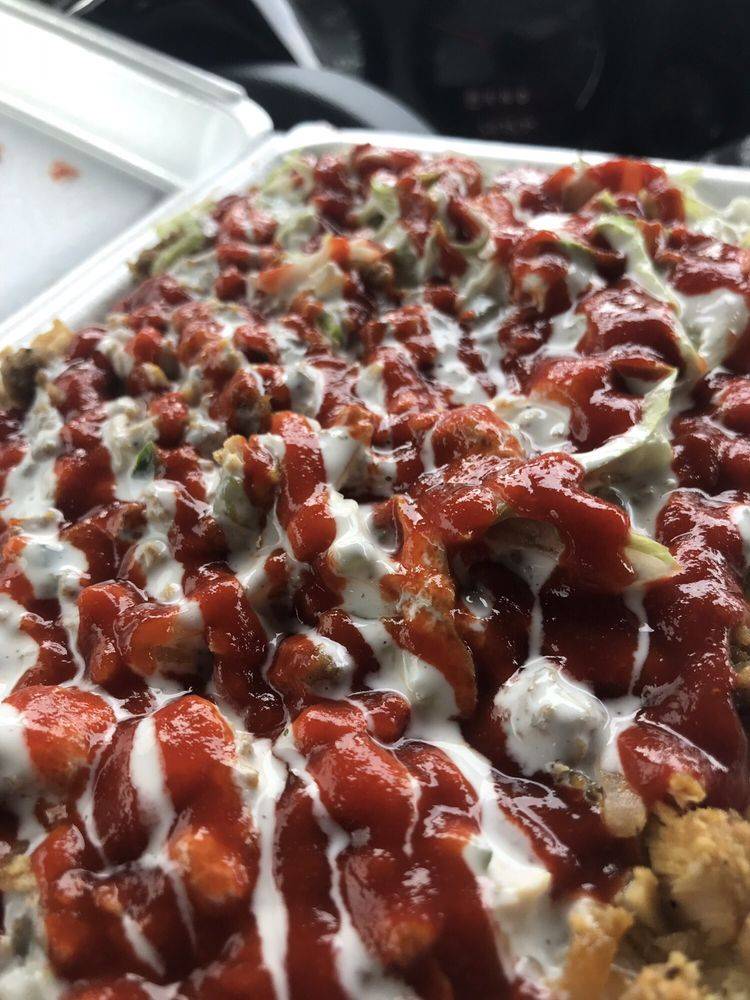 Halal Desi Pizza | meal takeaway | 2200 Caniff St, Hamtramck, MI 48212, USA | 3133650111 OR +1 313-365-0111