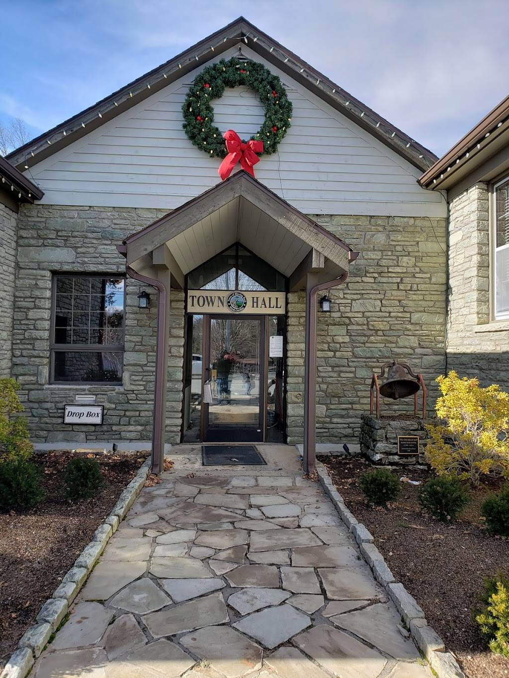 Starbucks | cafe | 235 Medical Park Rd, Mooresville, NC 28117, USA | 7046628425 OR +1 704-662-8425