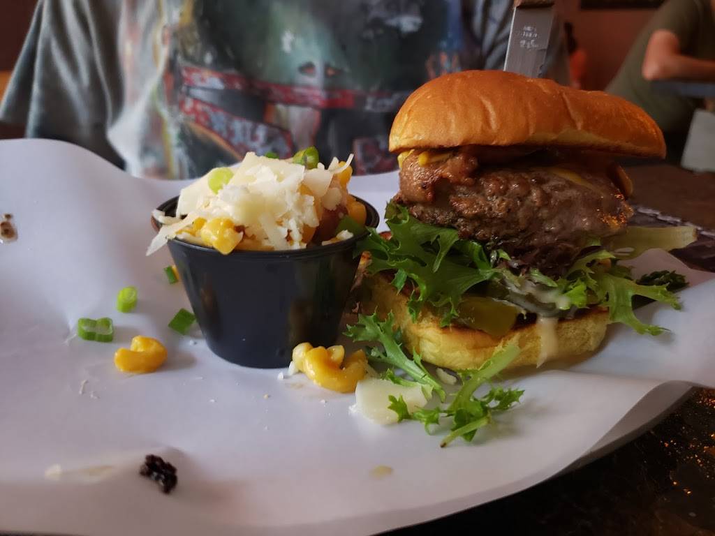 THE BARONESS bar + kitchen | restaurant | 4126 Crescent St, Long Island City, NY 11101, USA | 7187845065 OR +1 718-784-5065