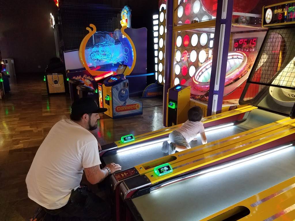 Main Event San Antonio North | restaurant | 1911 N Loop 1604 E, San Antonio, TX 78232, USA | 2103055999 OR +1 210-305-5999