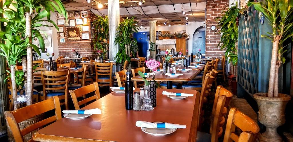 Olympia Cafe | restaurant | 5 E River St, Savannah, GA 31401, USA | 9122333131 OR +1 912-233-3131