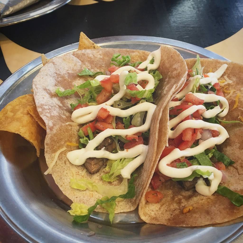 Dos Amigos Burritos | restaurant | 24 Pleasant St, Newburyport, MA 01950, USA | 9782557326 OR +1 978-255-7326