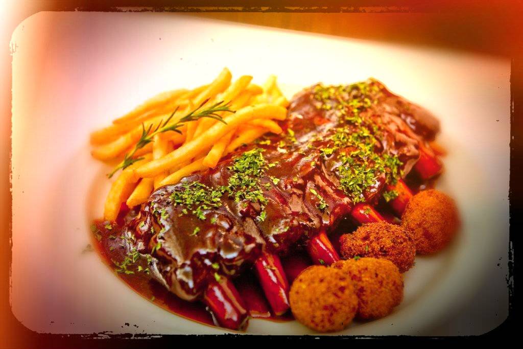 Curlys Bar & Grill | restaurant | 7880 Mackinaw Trail, Cadillac, MI 49601, USA | 2317759947 OR +1 231-775-9947