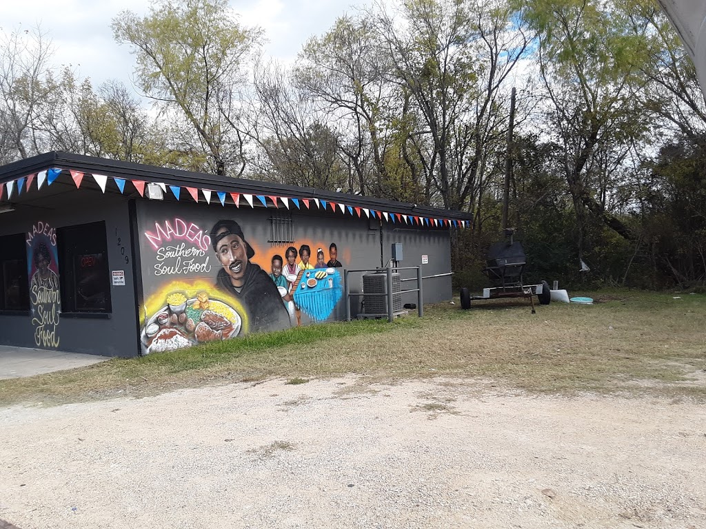 Madeas southern soul | restaurant | 1209 N Loop Dr, Waco, TX 76705, USA | 2547320665 OR +1 254-732-0665