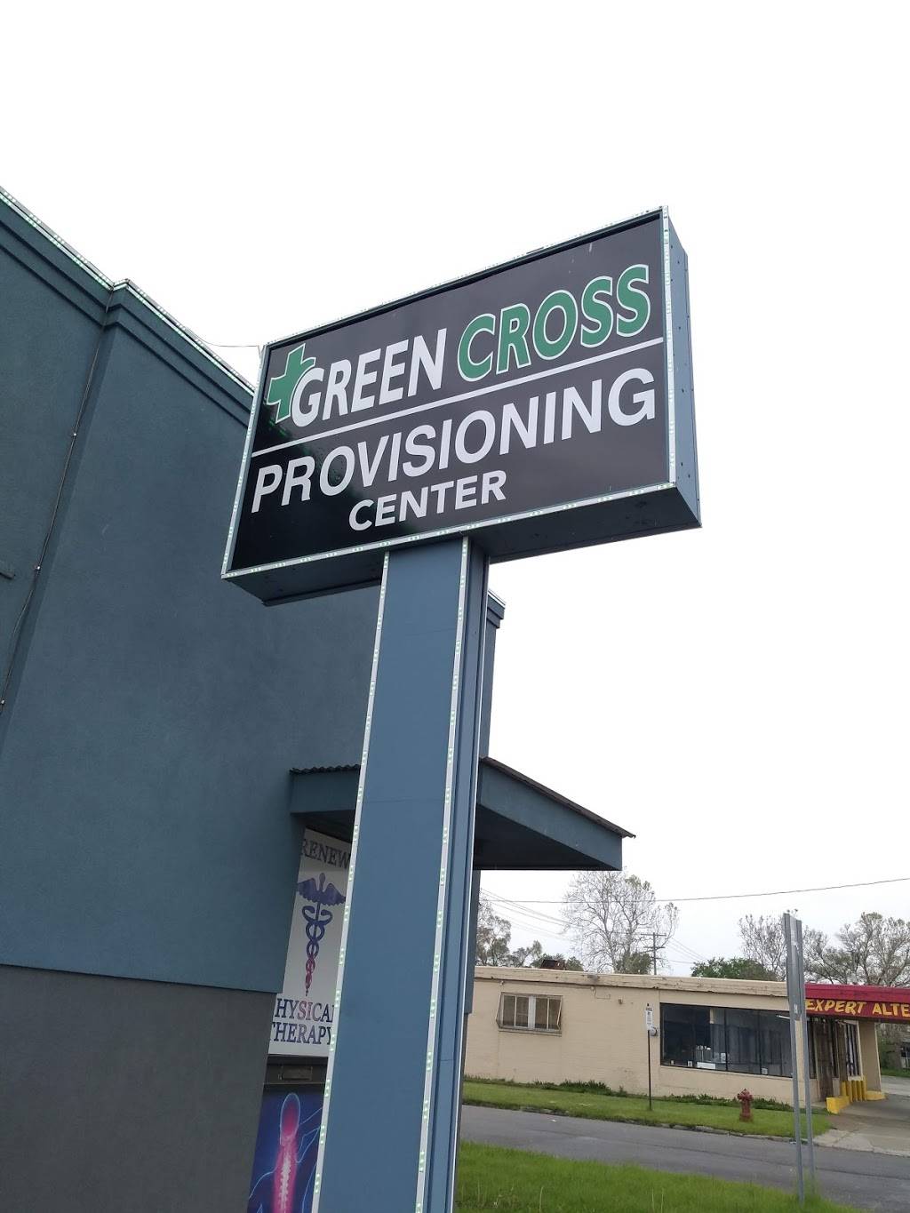 Green Cross | restaurant | 14239 Eight Mile Rd, Detroit, MI 48235, USA | 8884202790 OR +1 888-420-2790