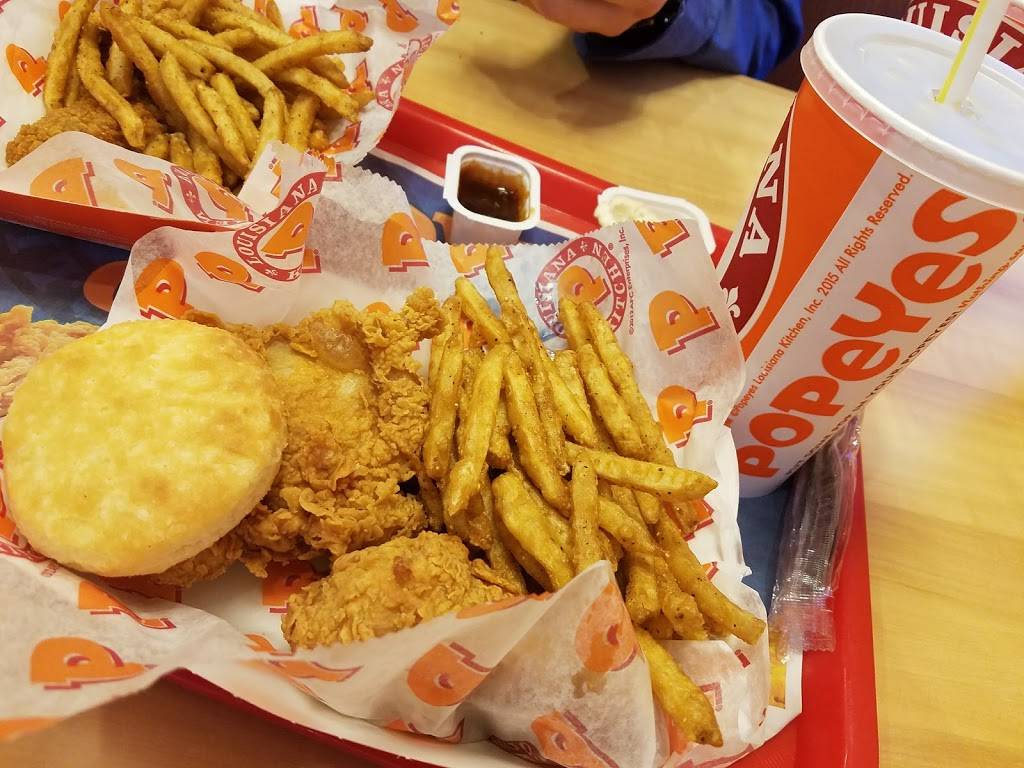 Popeyes | restaurant | 1401 Manheim Pike, Lancaster, PA 17601, USA | 7178269655 OR +1 717-826-9655