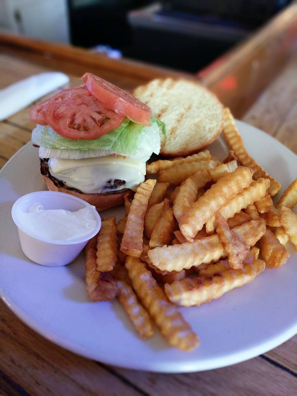 The Corner House Tavern | restaurant | 24509 E Main St, Columbus, NJ 08022, USA | 6092988543 OR +1 609-298-8543