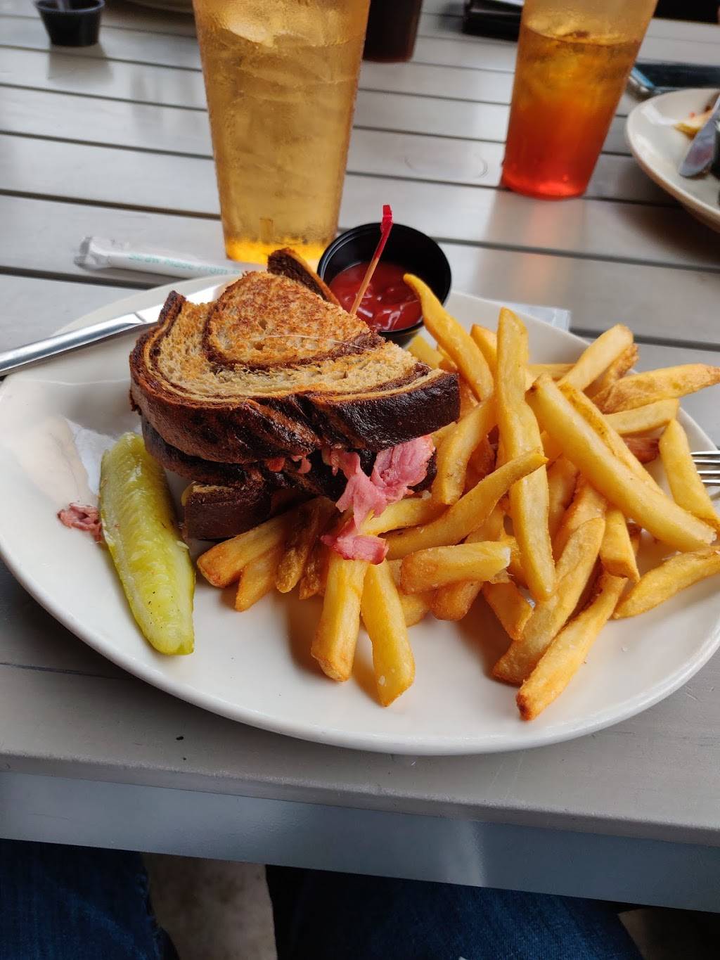 Palmers | restaurant | 991 N Peachtree Pkwy, Peachtree City, GA 30269, USA | 7706295280 OR +1 770-629-5280