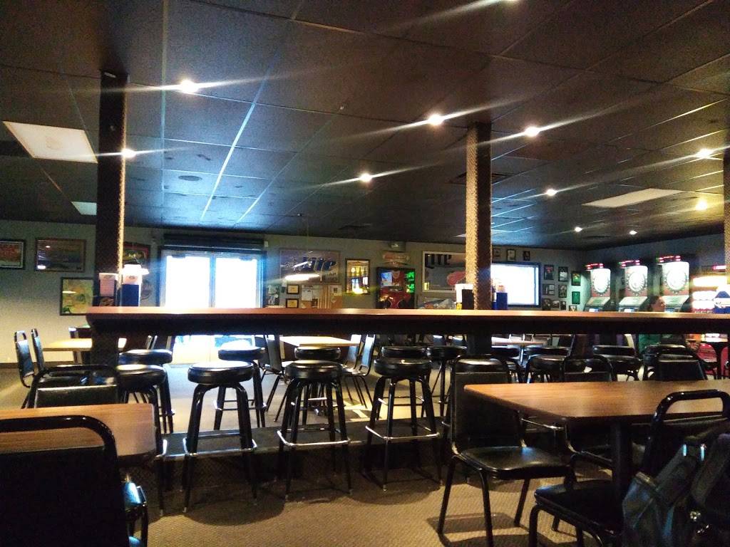 Nob Hill Bar & Grill | restaurant | 4218 S Sprinkle Rd, Kalamazoo, MI 49001, USA | 2693492965 OR +1 269-349-2965