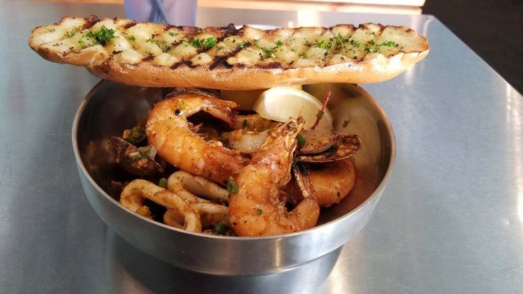 Big Ts Seafood Market Bar Sunnyvale | restaurant | 1121 Tasman Dr, Sunnyvale, CA 94089, USA | 4086852596 OR +1 408-685-2596