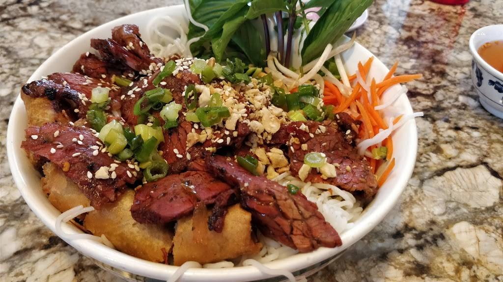 Top Pho | restaurant | 11697 E Colfax Ave, Aurora, CO 80010, USA | 3033410566 OR +1 303-341-0566