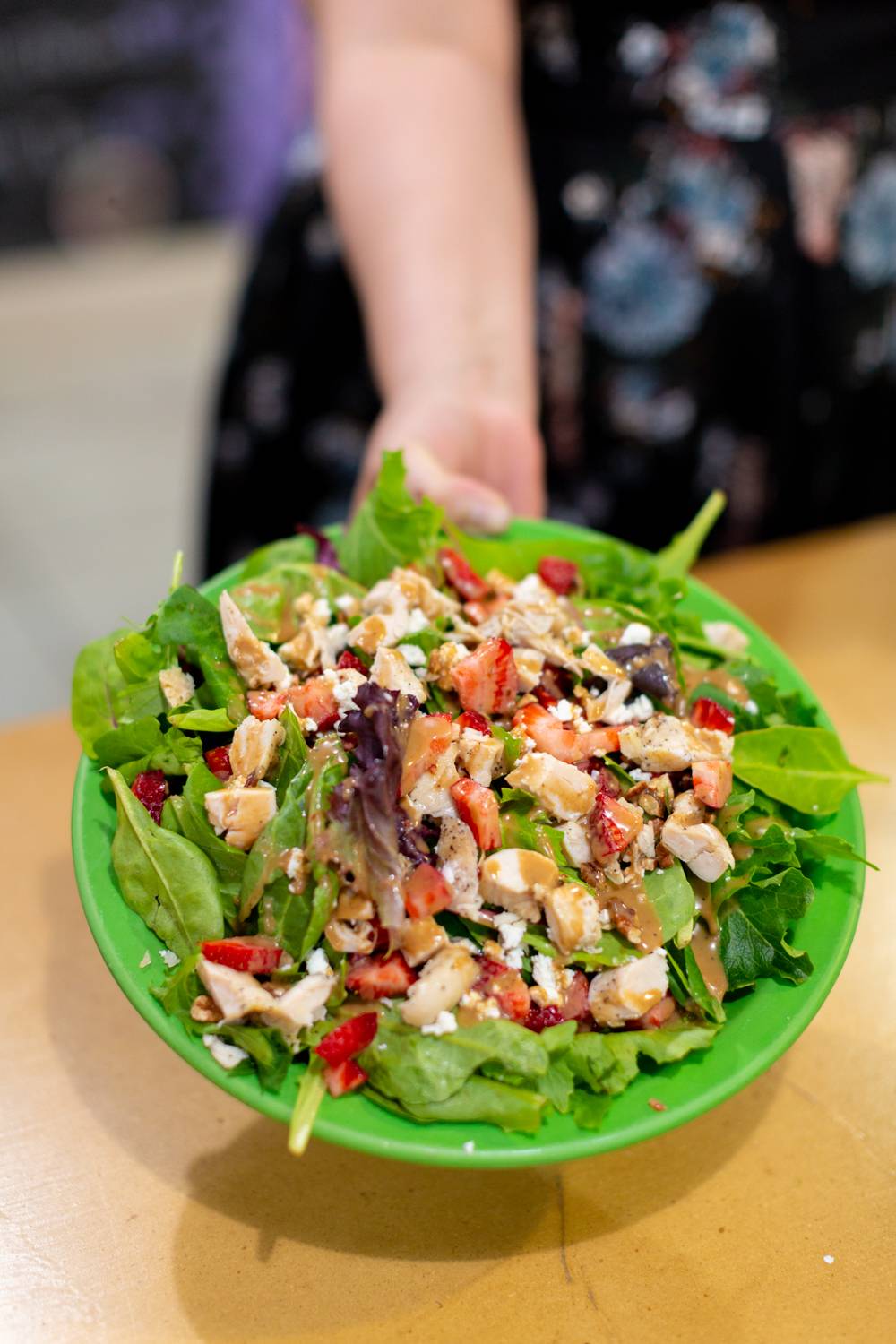 Beautiful Whirld | restaurant | 141A W Market St Exd, Warren, OH 44410, USA | 3309892016 OR +1 330-989-2016