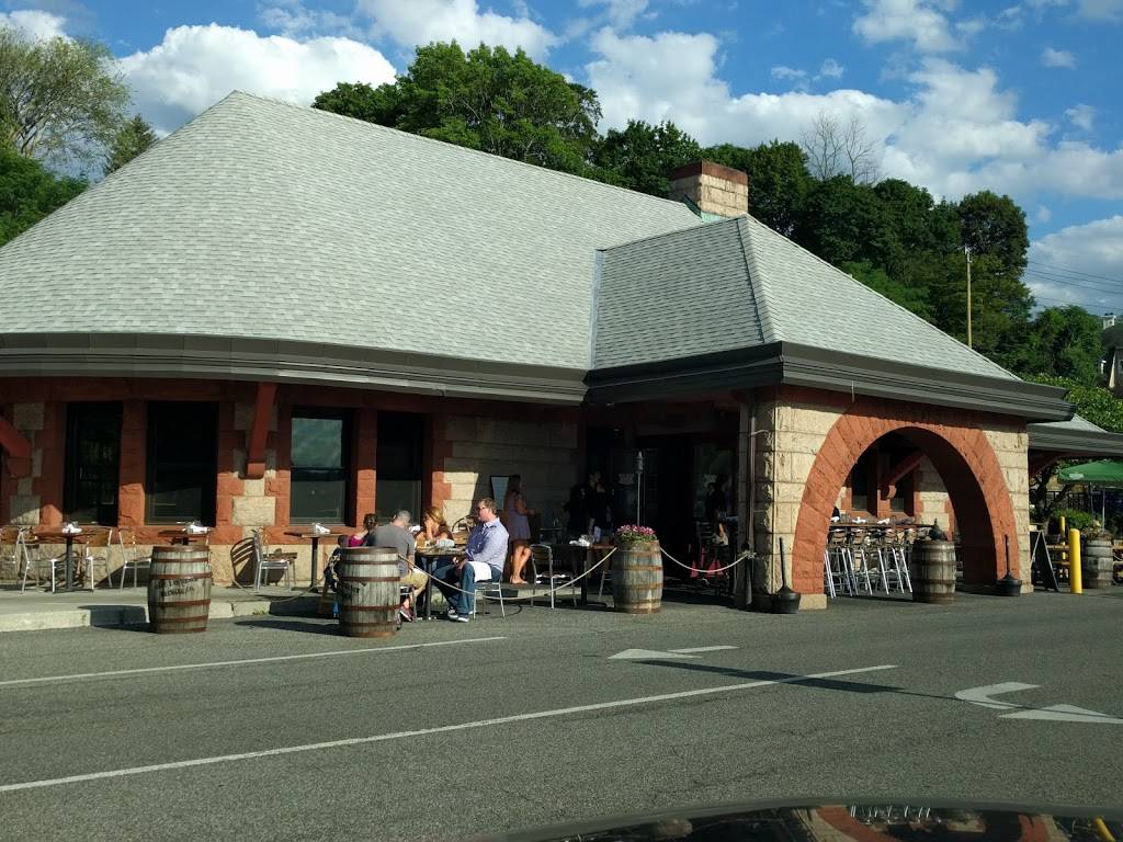 Hudson Social | restaurant | Dobbs Ferry RR Station, 11 Station Plaza, Dobbs Ferry, NY 10522, USA | 9144783634 OR +1 914-478-3634