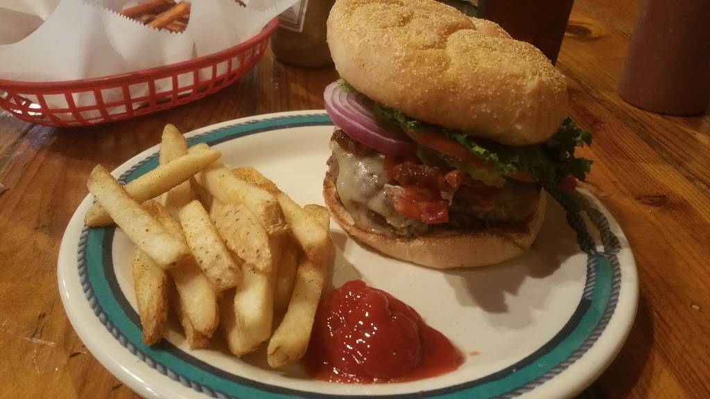 Steamer Oyster & Steakhouse | restaurant | 168 Sea Island Pkwy, Beaufort, SC 29907, USA | 8435220210 OR +1 843-522-0210