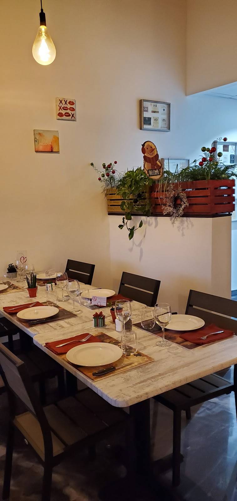 Une part d’amour | restaurant | 2475 McMullen Booth Rd, Clearwater, FL 33759, USA | 7277543439 OR +1 727-754-3439