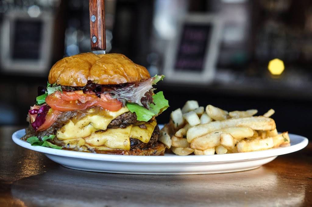 Merlins Rest Pub | restaurant | 3601 E Lake St, Minneapolis, MN 55406, USA | 6122162419 OR +1 612-216-2419