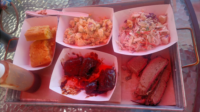 Vintage Station BBQ | restaurant | 9450 Main St, Upper Lake, CA 95485, USA | 7072754002 OR +1 707-275-4002