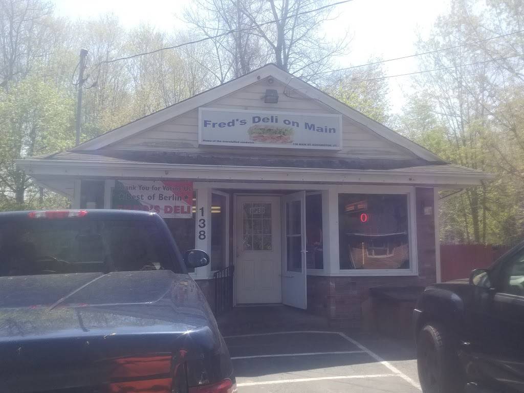 Freds Deli On Main LLC | restaurant | 138 Main St, Berlin, CT 06037, USA | 8608296262 OR +1 860-829-6262