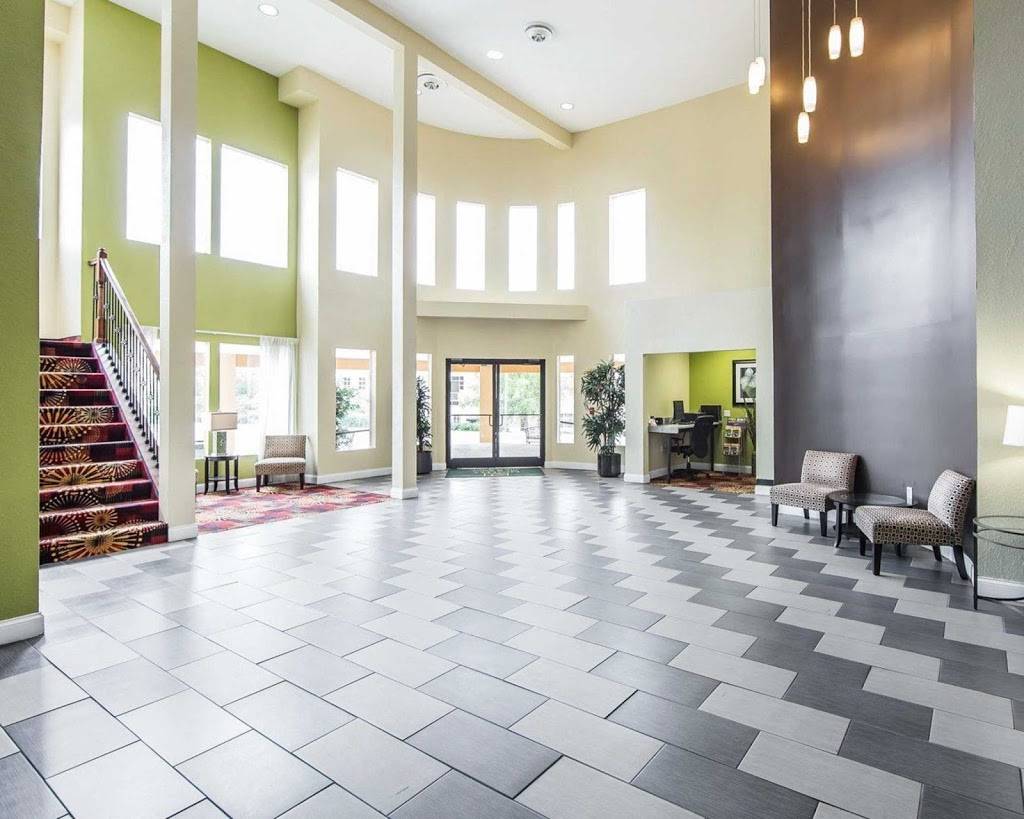 Inn & Suites | restaurant | 317 N Cedar Bluff Rd, Knoxville, TN 37923, USA | 8655318005 OR +1 865-531-8005