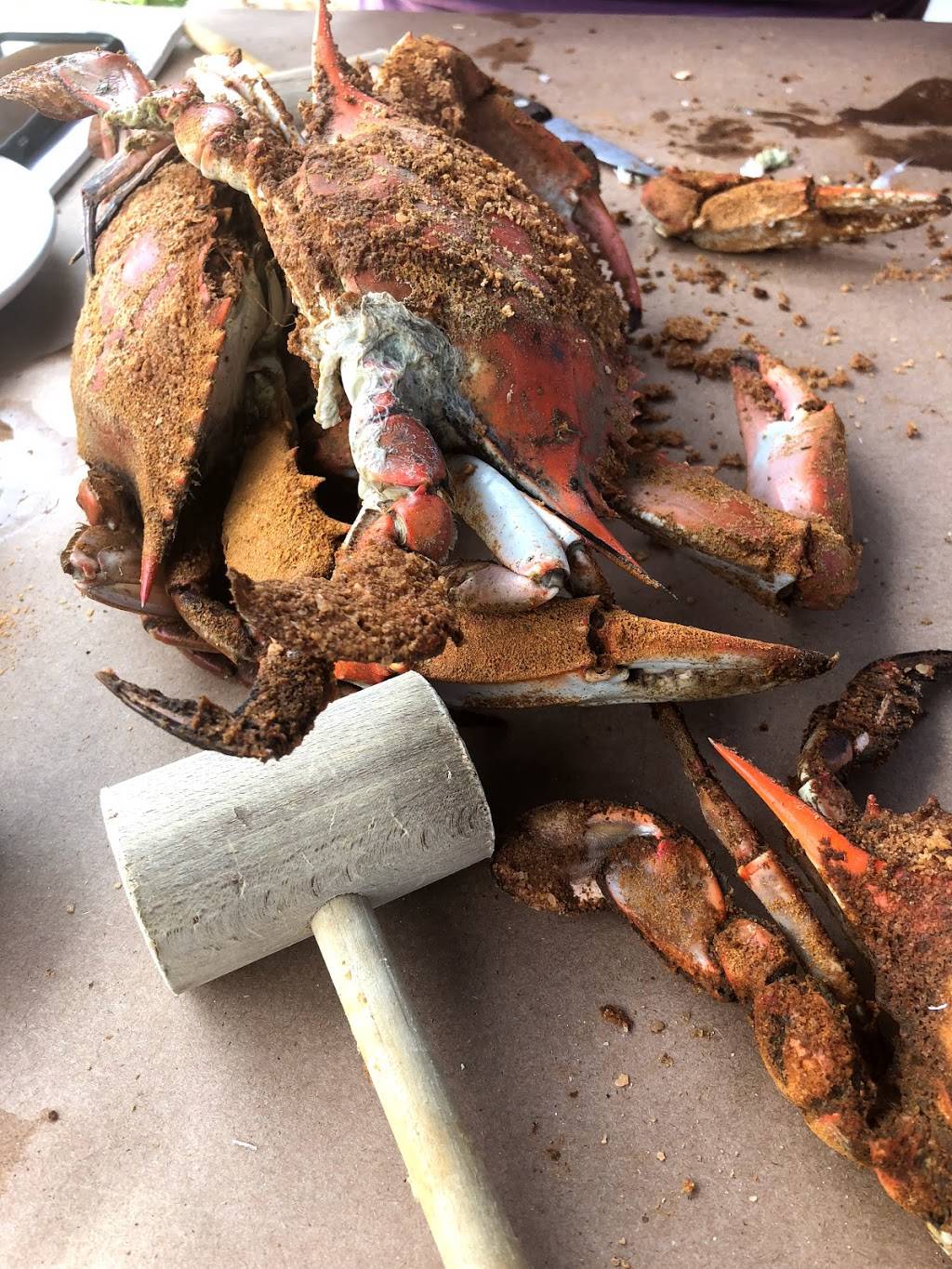 Out of the Blue Crabs and Seafood | restaurant | 5005 Wellington Rd, Gainesville, VA 20155, USA | 5712846350 OR +1 571-284-6350