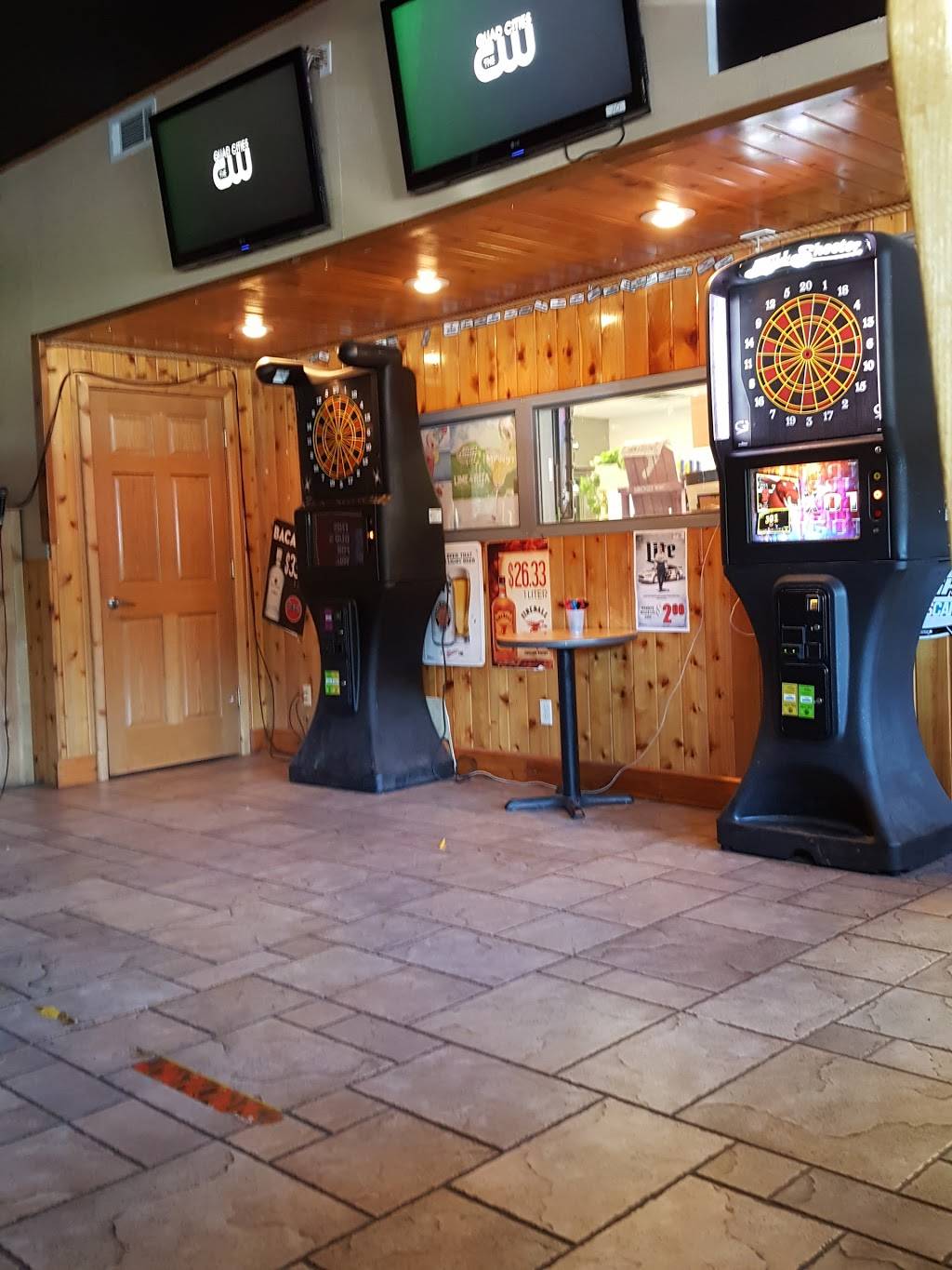 Crabbys Bar & Grill | restaurant | 826 W 1st Ave, Coal Valley, IL 61240, USA | 3097993300 OR +1 309-799-3300