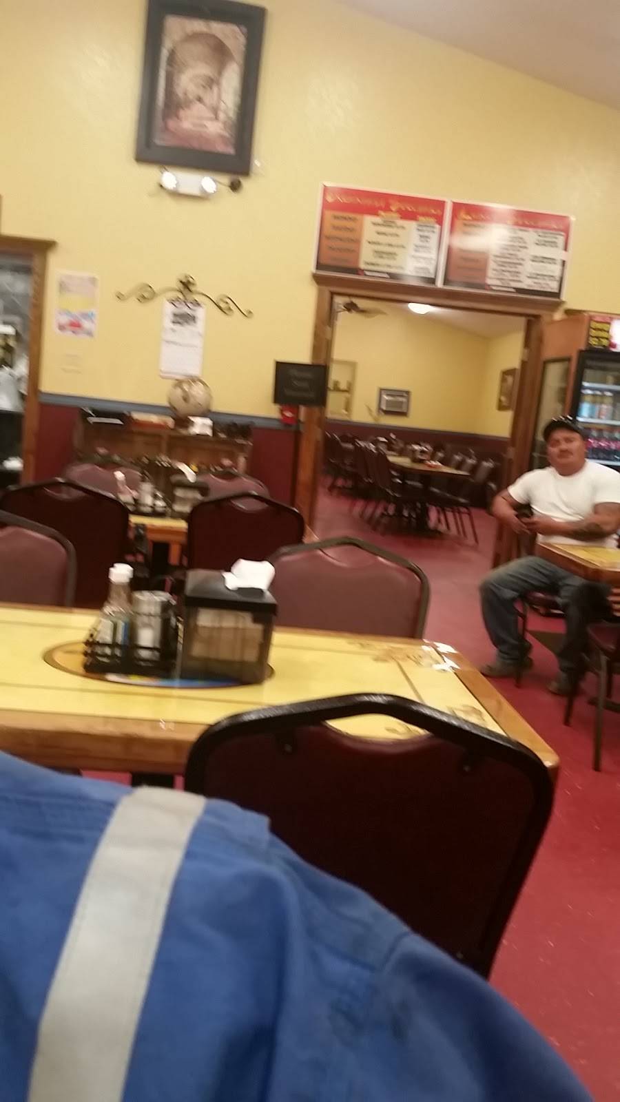 Taqueria Vallarta | restaurant | 215 S Sunset Strip St, Kenedy, TX 78119, USA | 8305832600 OR +1 830-583-2600