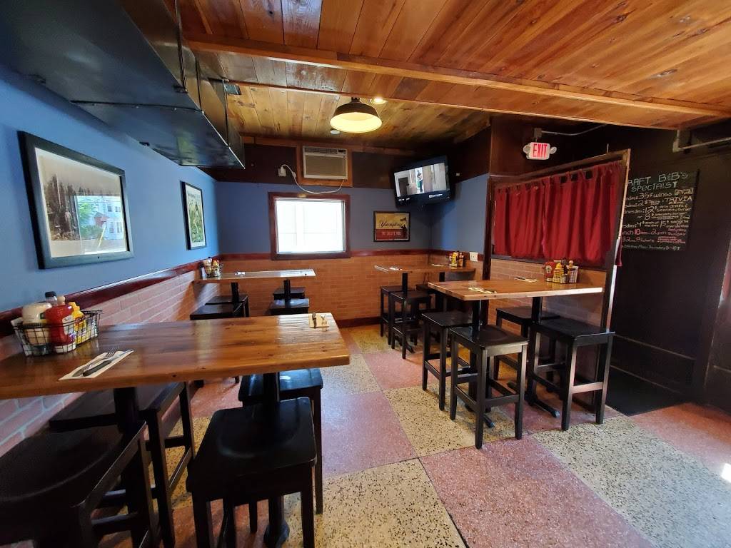 Craft Burgers & Beer | restaurant | 342 East Ave, Pawtucket, RI 02860, USA | 4017235600 OR +1 401-723-5600