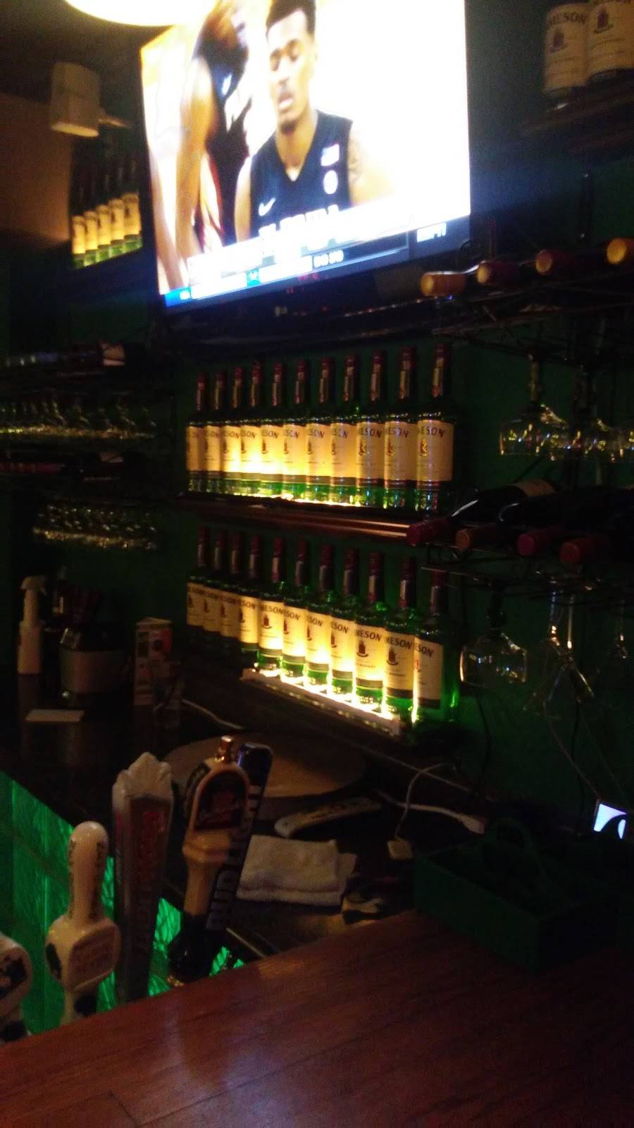 Bullets Restaurant | restaurant | 1301 15th Ave, Monroe, WI 53566, USA | 6083257777 OR +1 608-325-7777