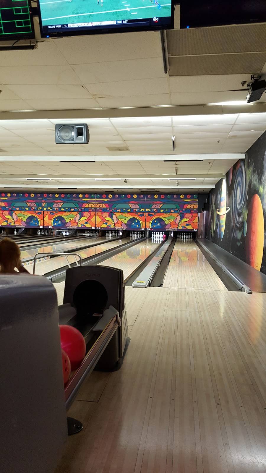 Premier Lanes | restaurant | 33151 23 Mile Rd, New Baltimore, MI 48047, USA | 5867252228 OR +1 586-725-2228