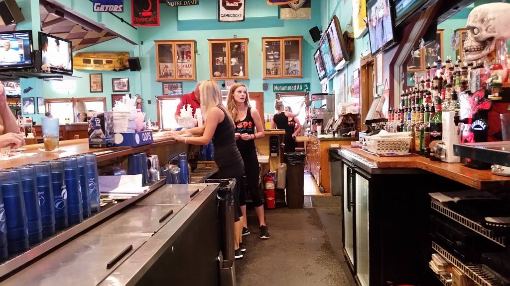 Hoops Grill & Sports Bar | restaurant | 6733 Strawberry Ln, Louisville, KY 40214, USA | 5023754667 OR +1 502-375-4667