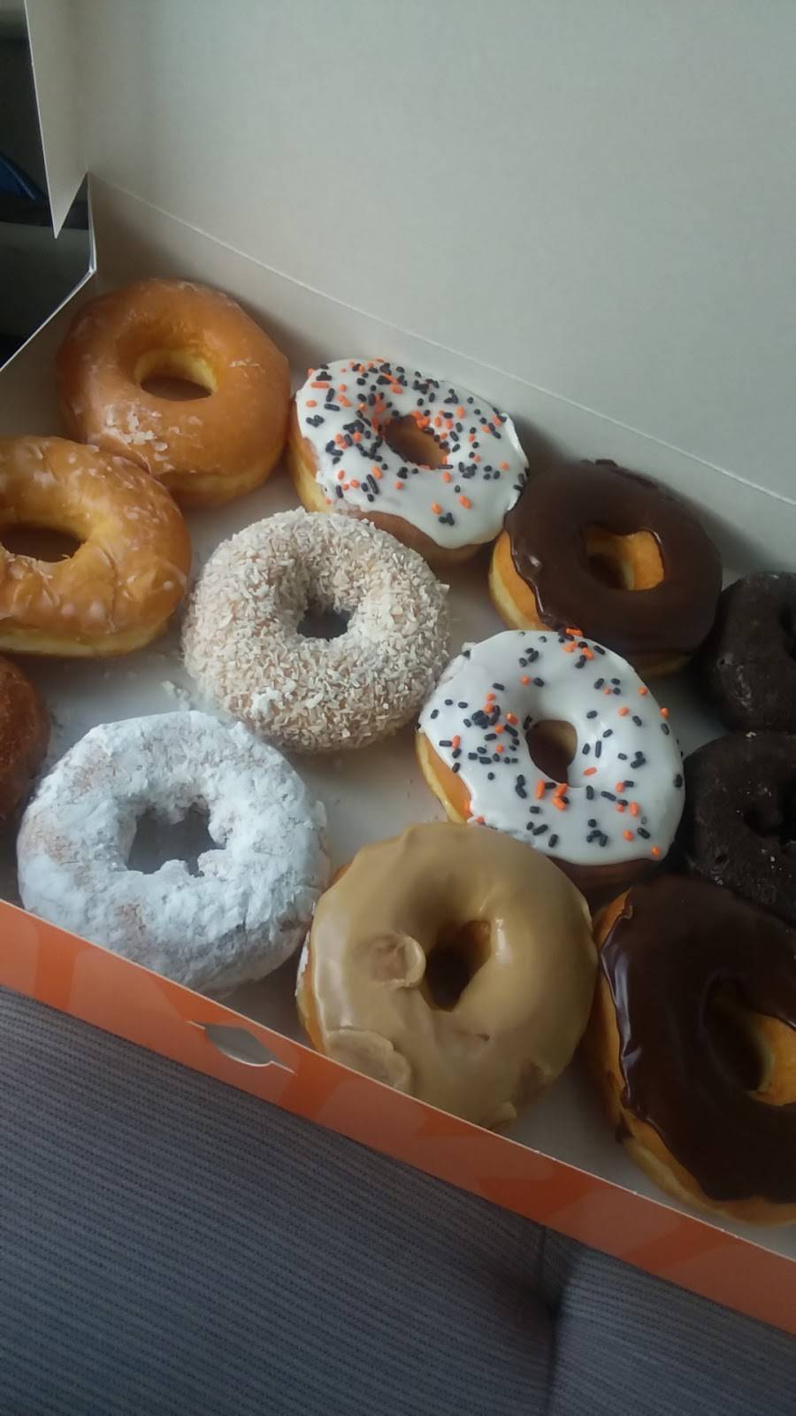 Dunkin | cafe | 3014 Driwood Ct, Charlotte, NC 28269, USA | 7047177300 OR +1 704-717-7300