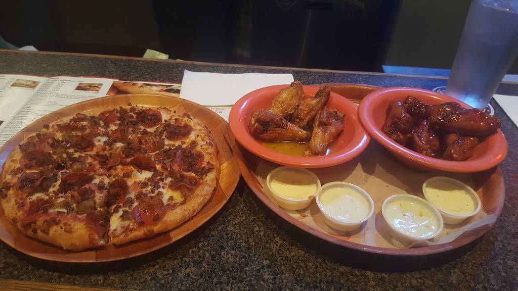 Josies Pizza & Wings | restaurant | 1225 S Hiawassee Rd, Orlando, FL 32835, USA | 4072964009 OR +1 407-296-4009