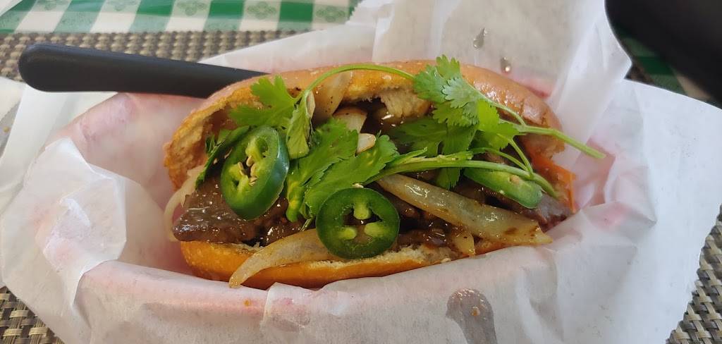 Vina Cafe | restaurant | 2942 Hershberger Rd NW, Roanoke, VA 24017, USA | 5403662205 OR +1 540-366-2205