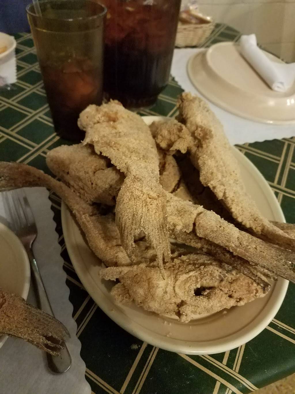 Charlies Catfish House | restaurant | 5167 US-11, Ellisville, MS 39437, USA | 6014281442 OR +1 601-428-1442