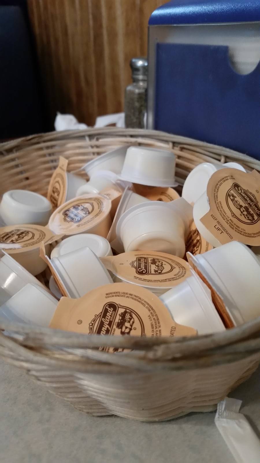 Village Grill | restaurant | 31 W 2nd Ave, Lexington, NC 27292, USA | 3362485900 OR +1 336-248-5900