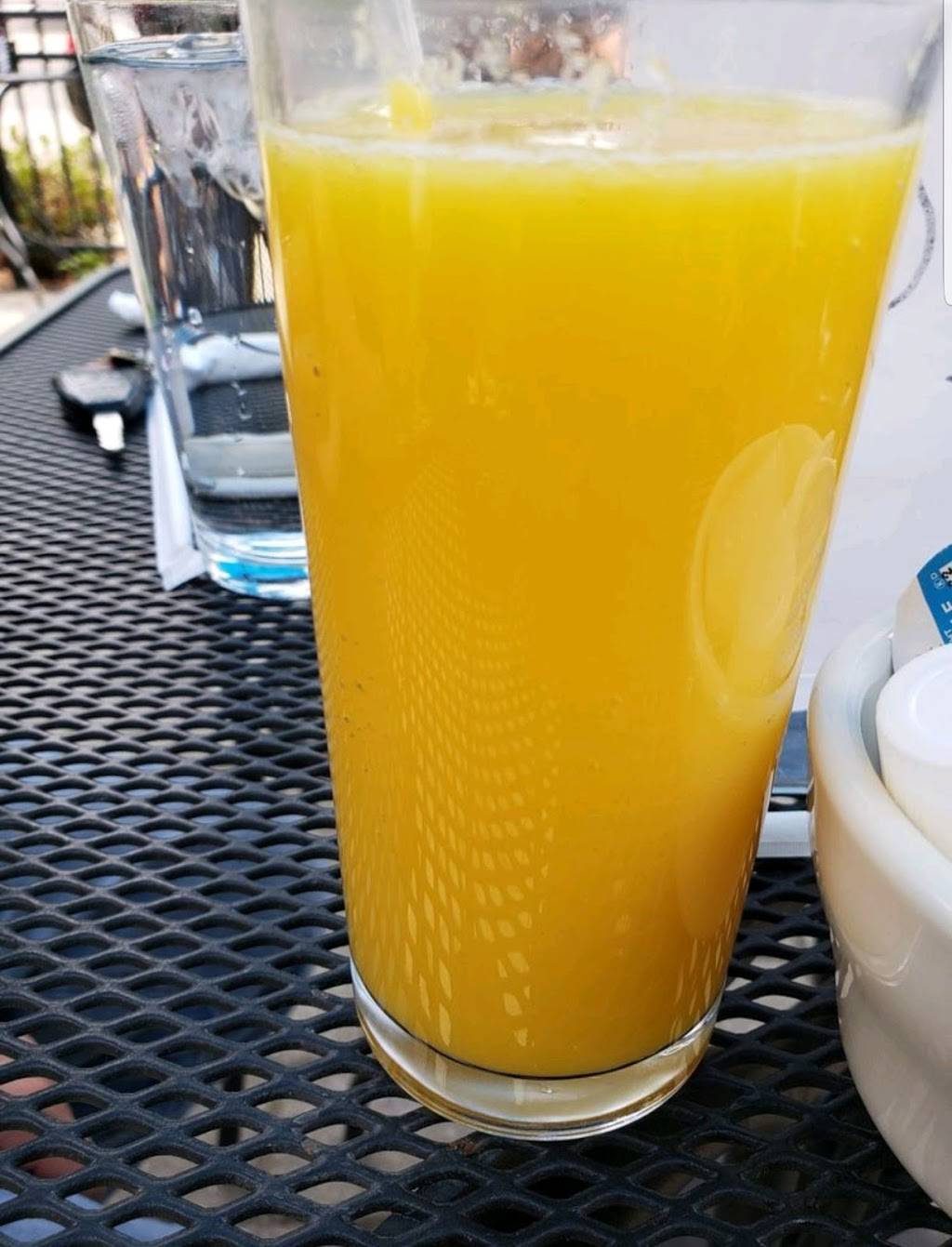 Effies Place Family Restaurant | restaurant | 91 Park Rd, West Hartford, CT 06119, USA | 8602339653 OR +1 860-233-9653