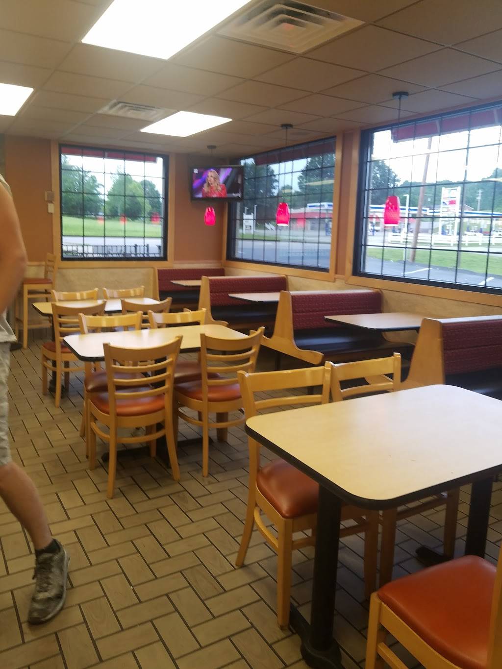 Dairy Queen Grill & Chill | restaurant | 817 S Main St, Brownsville, KY 42210, USA | 2705973791 OR +1 270-597-3791