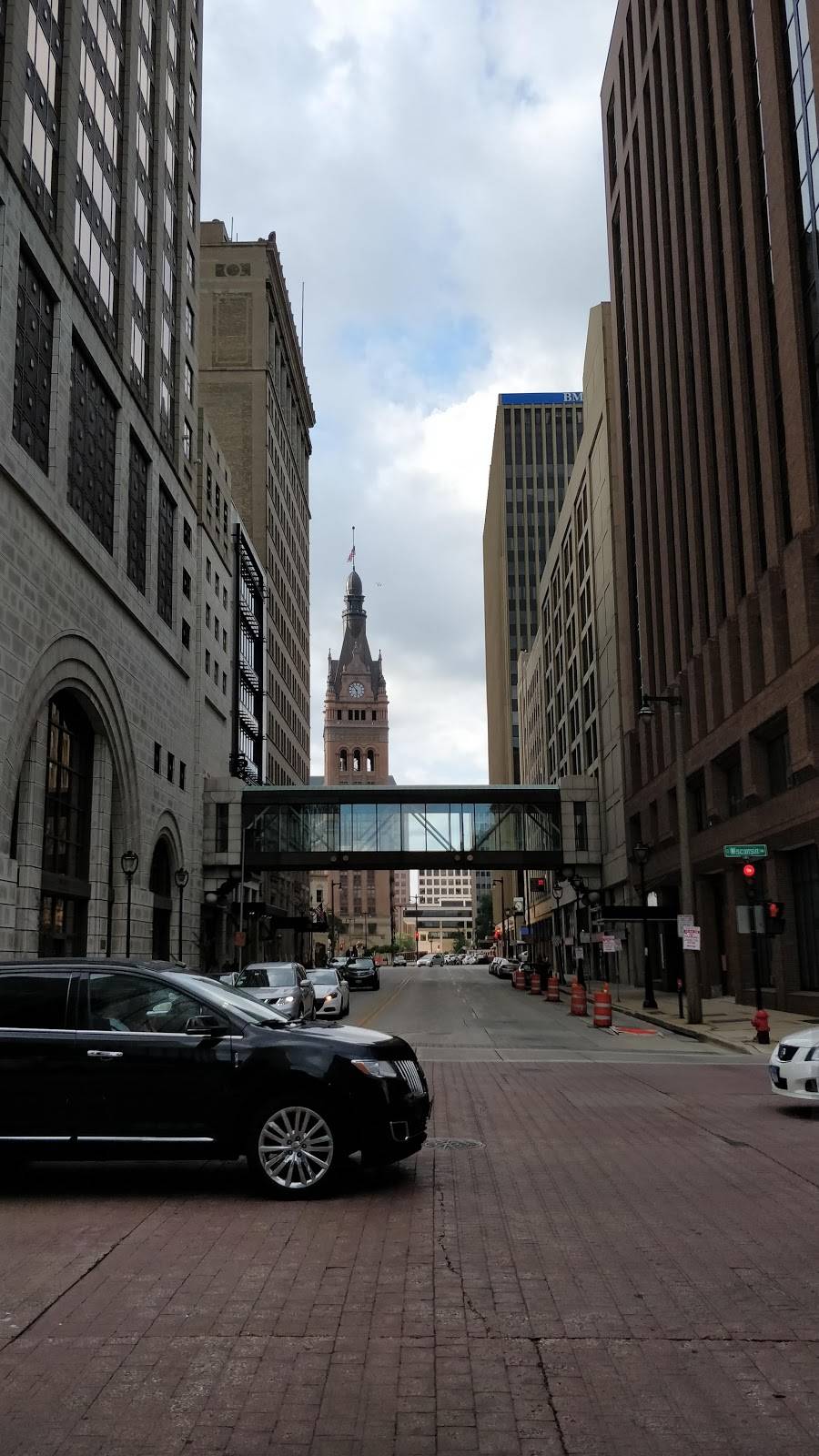 Pita Pit | restaurant | 231 E Wisconsin Ave, Milwaukee, WI 53202, USA | 4149300910 OR +1 414-930-0910