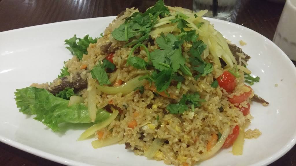 Sumittra Thai Cuisine | restaurant | 213 W Washington St, Charles Town, WV 25414, USA | 3048858747 OR +1 304-885-8747