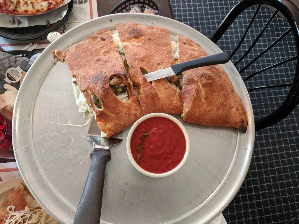 Marinos Italian Restaurant | restaurant | 1401 1st St, Victoria, VA 23974, USA | 4346961812 OR +1 434-696-1812