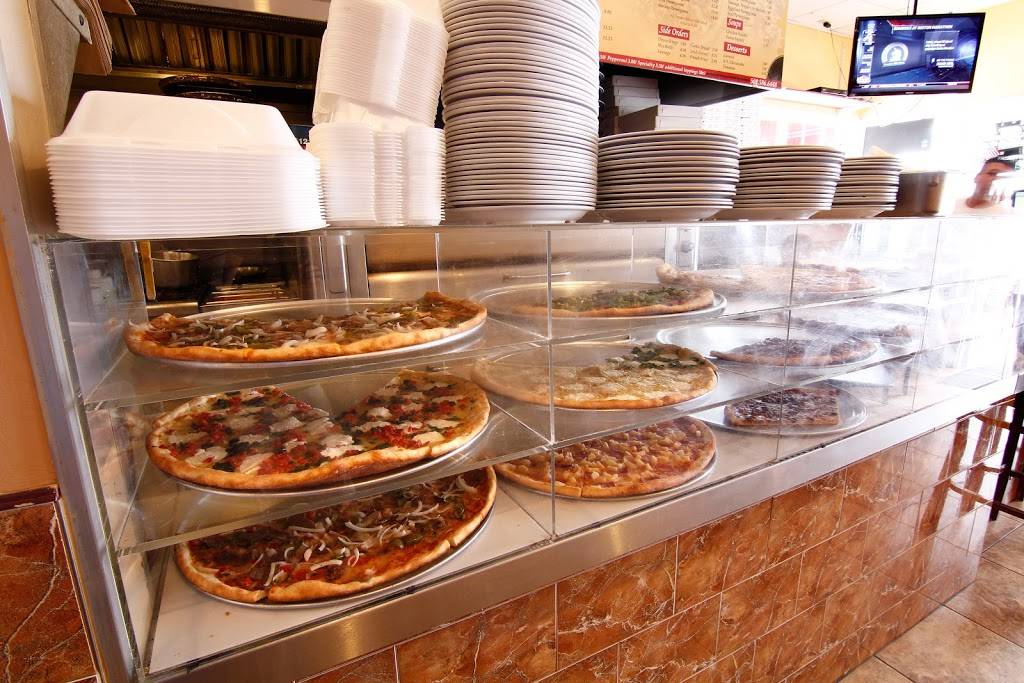 Downtown Pizza | restaurant | 608 Lake Ave, Lake Worth, FL 33460, USA | 5615866448 OR +1 561-586-6448