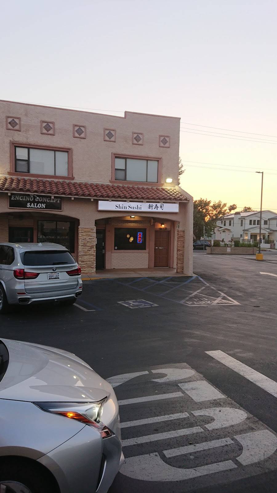Shin Sushi | restaurant | 16573 Ventura Blvd, Encino, CA 91436, USA | 8186164148 OR +1 818-616-4148