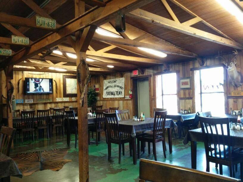 McBees BBQ | restaurant | 508 Landa St, New Braunfels, TX 78130, USA | 8306080422 OR +1 830-608-0422