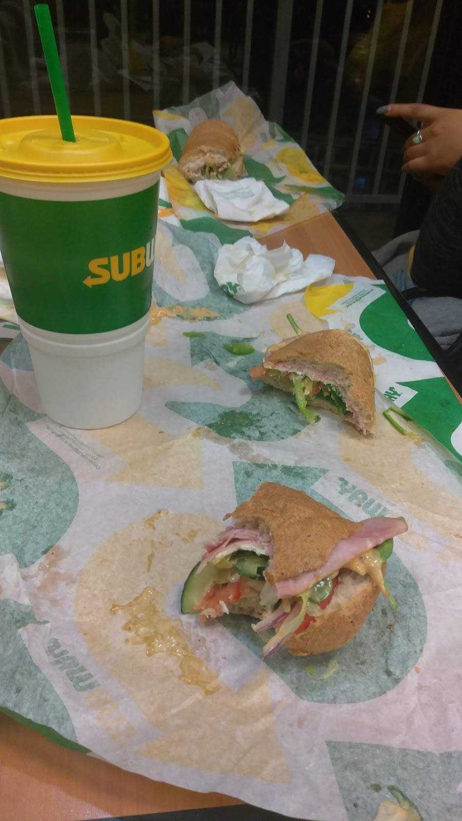 Subway Restaurants | restaurant | 615 N Fair Oaks Ave, Pasadena, CA 91103, USA | 6265778277 OR +1 626-577-8277