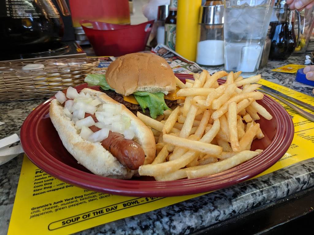 Pops Dogs & Mas Burgers | restaurant | 7301 Brook Rd, Richmond, VA 23227, USA | 8042665781 OR +1 804-266-5781